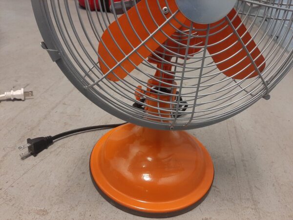 Sunbeam® Designer Series™ 12-inch Table Fan - Image 4