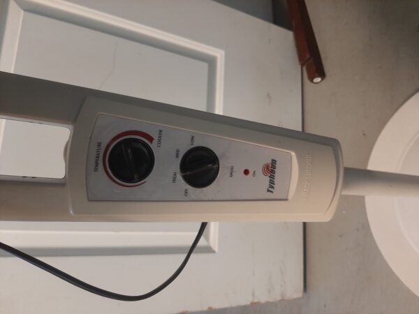 Black & Decker Typhoon oscillating fan Model- 80SF1600 - Image 6