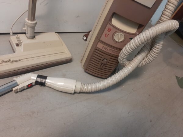 Electrolux System 90 cannister vacuum - Image 5