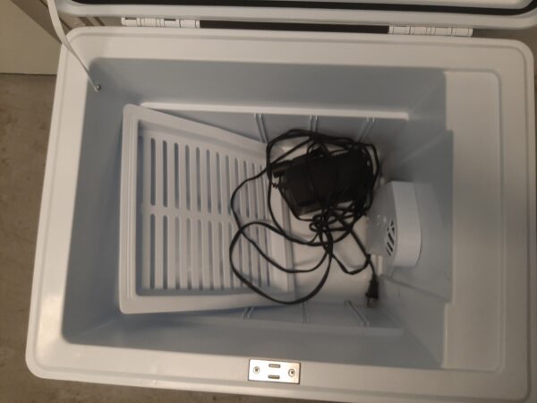 Koolatron Electric Portable Cooler Plug in 12V car, Cooler/Warmer 45qt. - Image 7