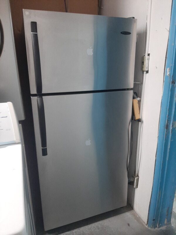 Frigidaire electrolux refrigirator top mount - Image 9