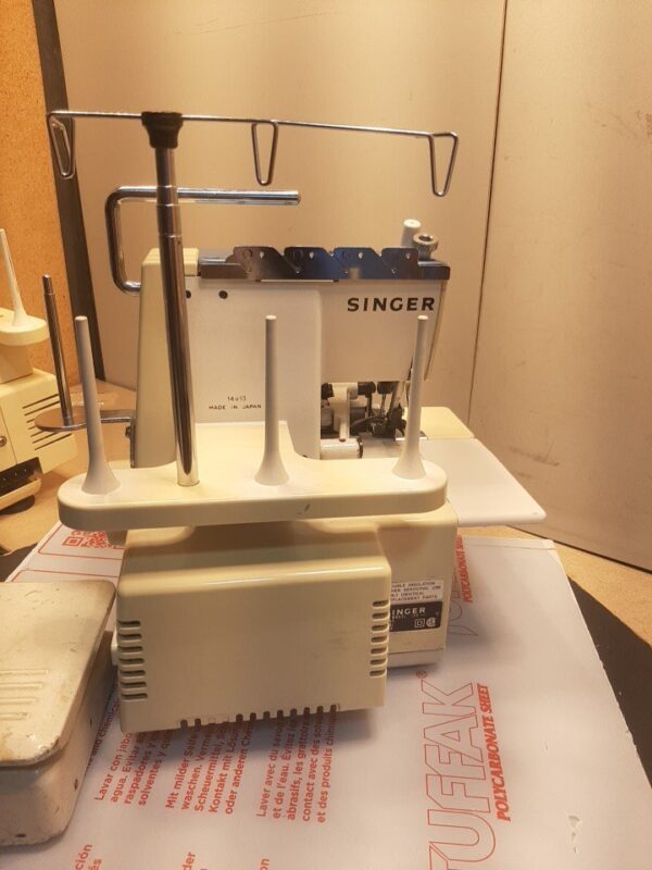 Singer 14U244B Ultralock Serger Sewing Differential Feed - Image 5