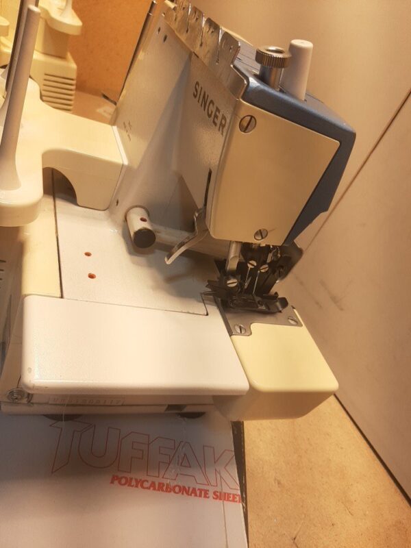 Singer 14U244B Ultralock Serger Sewing Differential Feed - Image 10