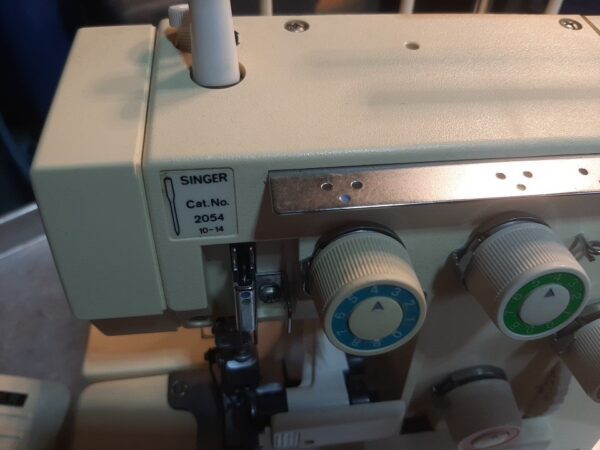 Singer 14U244B Ultralock Serger Sewing Differential Feed - Image 14