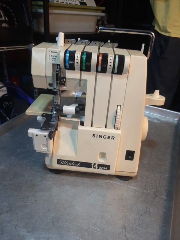 SINGER ULTRALOCK 14U234 Sewing Machine Serger - Image 7