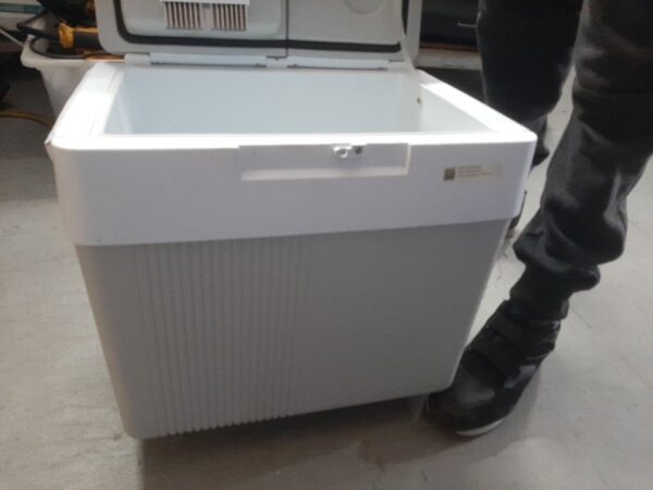 Koolatron Kargo Kooler P65 Thermoelectric Iceless 12V Cooler Warmer 31L - Image 8