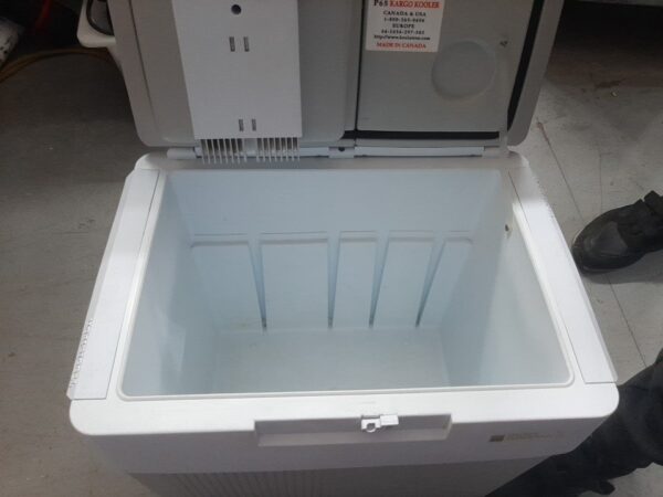 Koolatron Kargo Kooler P65 Thermoelectric Iceless 12V Cooler Warmer 31L - Image 4