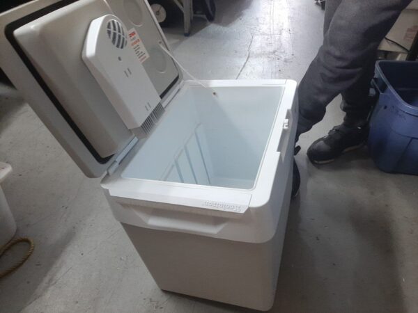 Koolatron Kargo Kooler P65 Thermoelectric Iceless 12V Cooler Warmer 31L - Image 6