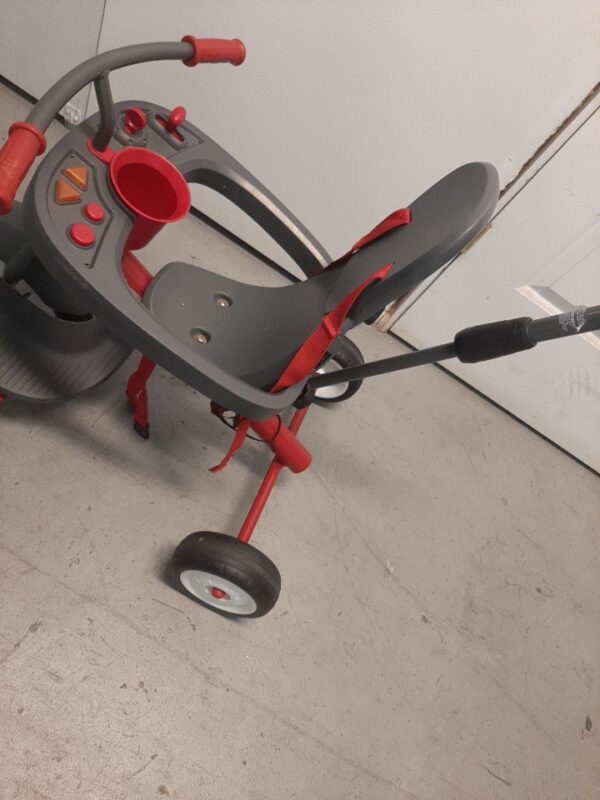 Radio Flyer 4-in-1 Stroll ‘N Trike with Activity Tray - Image 2
