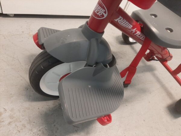 Radio Flyer 4-in-1 Stroll ‘N Trike with Activity Tray - Image 6