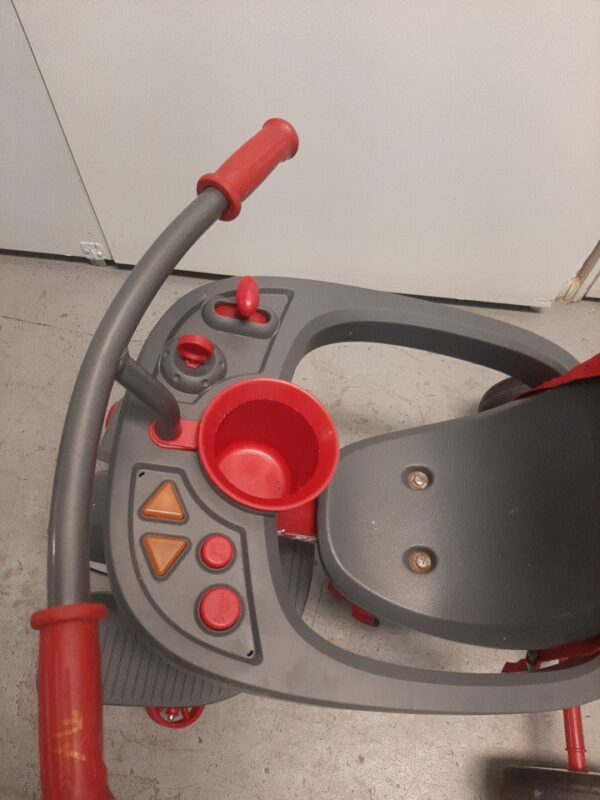 Radio Flyer 4-in-1 Stroll ‘N Trike with Activity Tray - Image 3