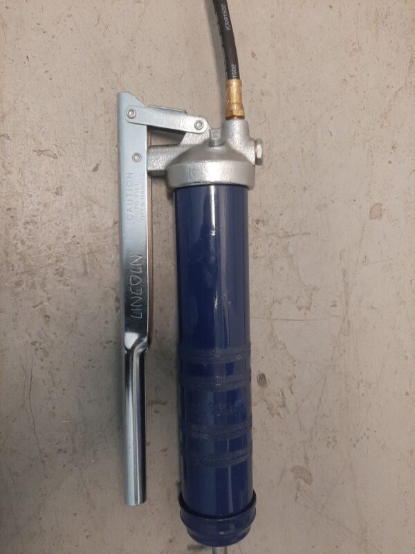 LINCOLN Manual Grease Gun with Heavy Duty Lever with 3000psi Hydrolic Hose - Image 6