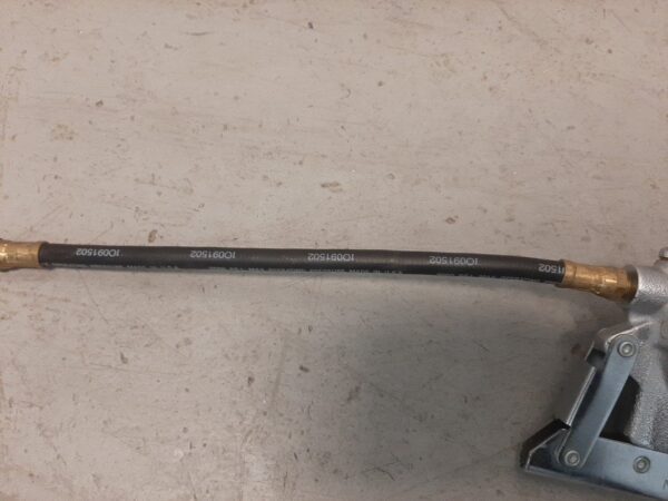 LINCOLN Manual Grease Gun with Heavy Duty Lever with 3000psi Hydrolic Hose - Image 3