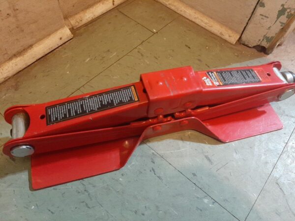 Torin Big Red Steel Scissor Jack 1.5 Ton 3000 lb Capacity