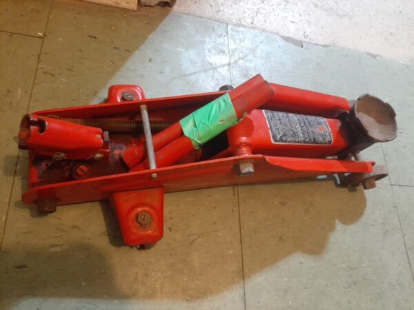 Hydraulic Trolley Jack 1-1/2 tons