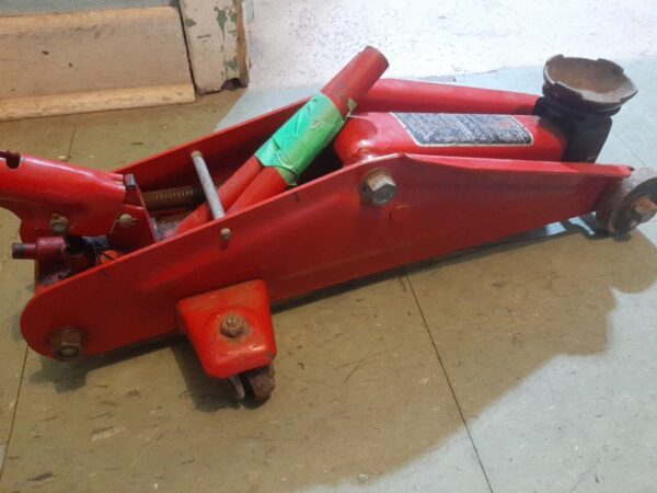 Hydraulic Trolley Jack 1-1/2 tons - Image 5
