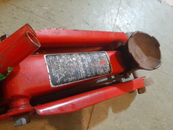 Hydraulic Trolley Jack 1-1/2 tons - Image 3