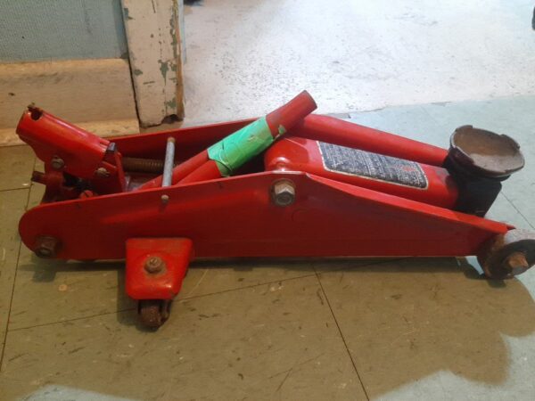 Hydraulic Trolley Jack 1-1/2 tons - Image 2
