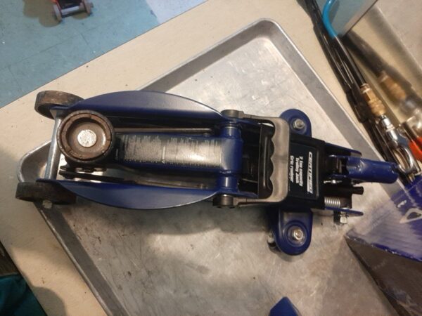 Certified Hydraulic Trolley Jack 2-Ton - Michelin Ratchet Locking Jack Stand 2T - Heavy Duty 4 Way Lug Wrench - Image 10