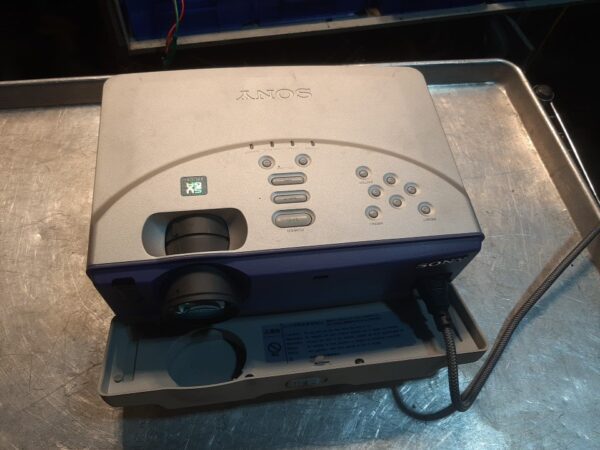 Sony VPL-CS1 SuperLite 3LCD Projector SVGA Portable w/Accessories - Image 6