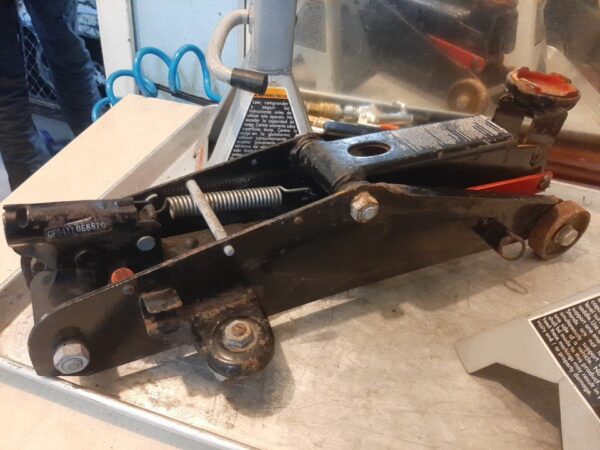 Hydraulic Trolley Service/Floor Jack single piston 3-Ton (6,000 lb) Capacity with 2 Jack stand 3-Ton - Image 2