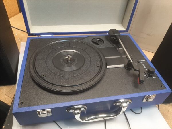 MultiTech Audio Bluetooth Suitcase 3-Speed Turntable Record Player - Blue Model 2ABM9T1S - Image 9