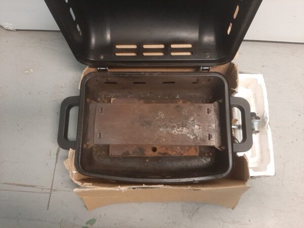 MASTER Chef Portable Tabletop Single-Burner Propane Gas BBQ Grill with Folding Legs - Image 3