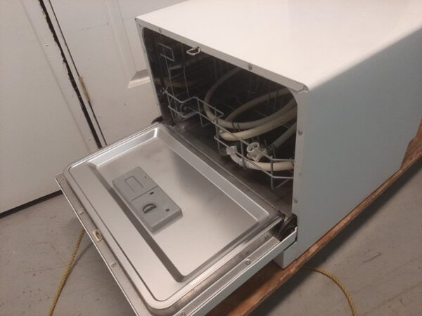 Danby Countertop 6 Place Setting Dishwasher - White SKU: DDW611WLED - Image 12