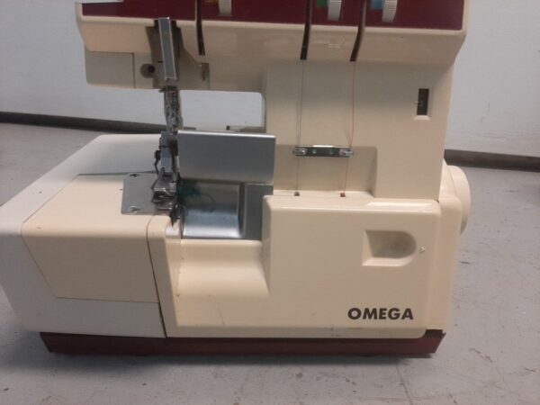 Omega Serger Sewing Machine Rare 15J103 W Light And Pedal - Image 3