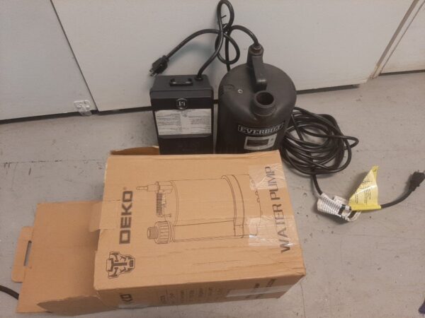 Everbilt 1/2 HP Waterfall Submersible Utility Pump - Image 5