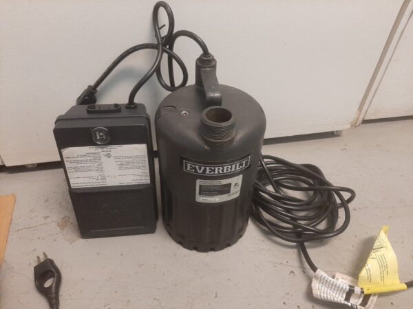 Everbilt 1/2 HP Waterfall Submersible Utility Pump