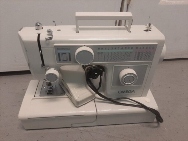 Heavy duty OMEGA 1260 sewing machine sew up to 8 layers of Jeans - Image 2