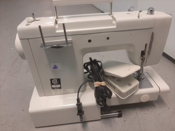 Heavy duty OMEGA 1260 sewing machine sew up to 8 layers of Jeans - Image 8