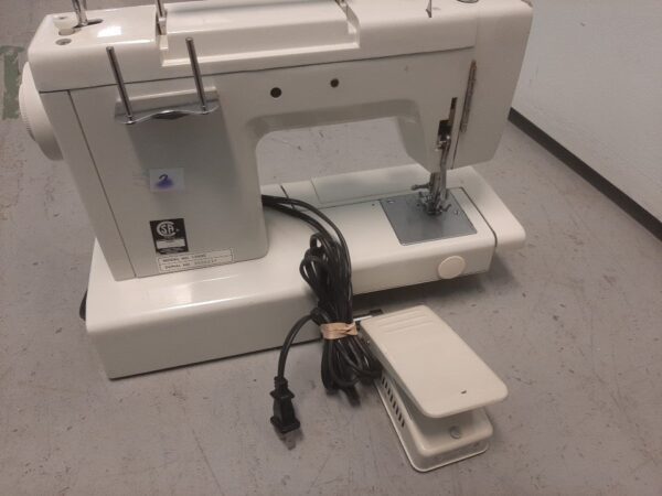 Heavy duty OMEGA 1260 sewing machine sew up to 8 layers of Jeans - Image 7